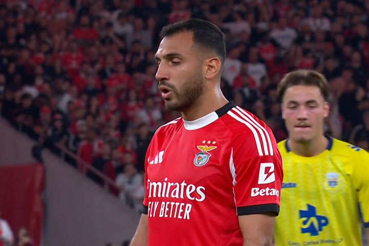 Ο συνήθης ύποπτος, Παυλίδης, σκόραρε ξανά με πέναλτι για το 2-0 της Μπενφίκα