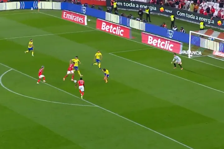 Παυλίδης on fire: Χατ-τρικ και 4-0 η Μπενφίκα την Αρούκα