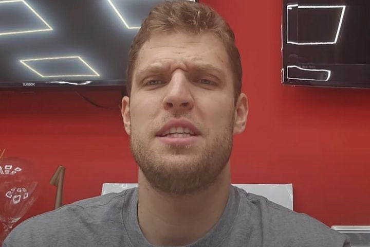 Ο Σάσα Βεζένκοβ τα έβαλε με τη Βασιλική Καραμούζα: “Άκουσα ότι με έβγαλες από την ομάδα σου στο Fantasy, είναι αλήθεια;”