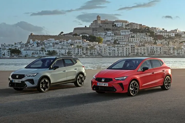 Η Seat είναι εδώ και αποκαλύπτει τα νέα Ibiza και Arona με ανανεωμένο σχεδιασμό και  αναβαθμισμένο εσωτερικό