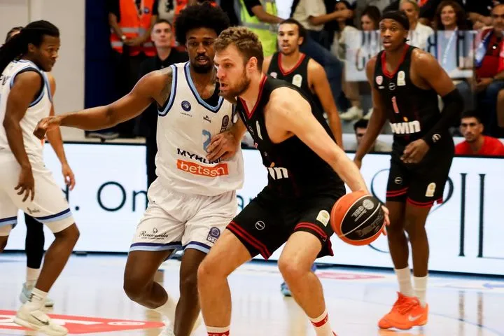 Μύκονος Betsson – Ολυμπιακός 65-91: Φανταστικοί οι ερυθρόλευκοι στο δεύτερο μέρος, πήραν άνετη νίκη σε αγώνα-γιορτή