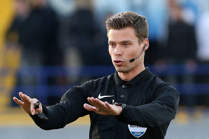 Μπαρτσελόνα – Ολυμπιακός: Ο Ελβετός Ουρς Σνάιντερ σφυρίζει το ματς στο Μοντζουίκ