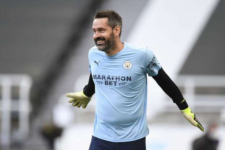 Βασιλιάς του πάγκου, αλλά κάτοχος δύο Champions League: O Κάρσον κρέμασε τα γάντια του σε ηλικία 40 ετών