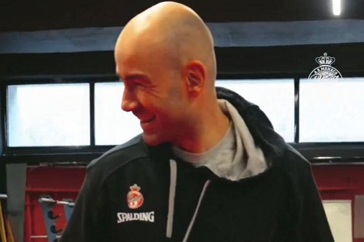 Ολυμπιακός: Οι αγκαλιές και τα γαλλικά του Σπανούλη στο ΣΕΦ