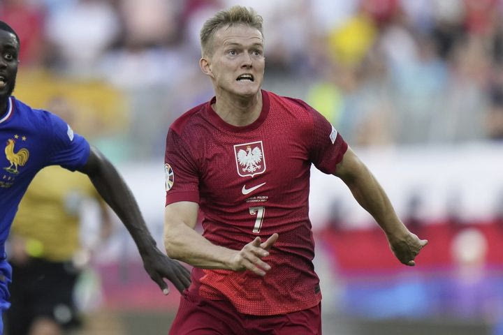 Εθνική Πολωνίας: Με Ντραγκόβσκι, Σβιντέρσκι και Κεντζιόρα οι κλήσεις για τα ματς με Νέα Ζηλανδία και Λιθουανία