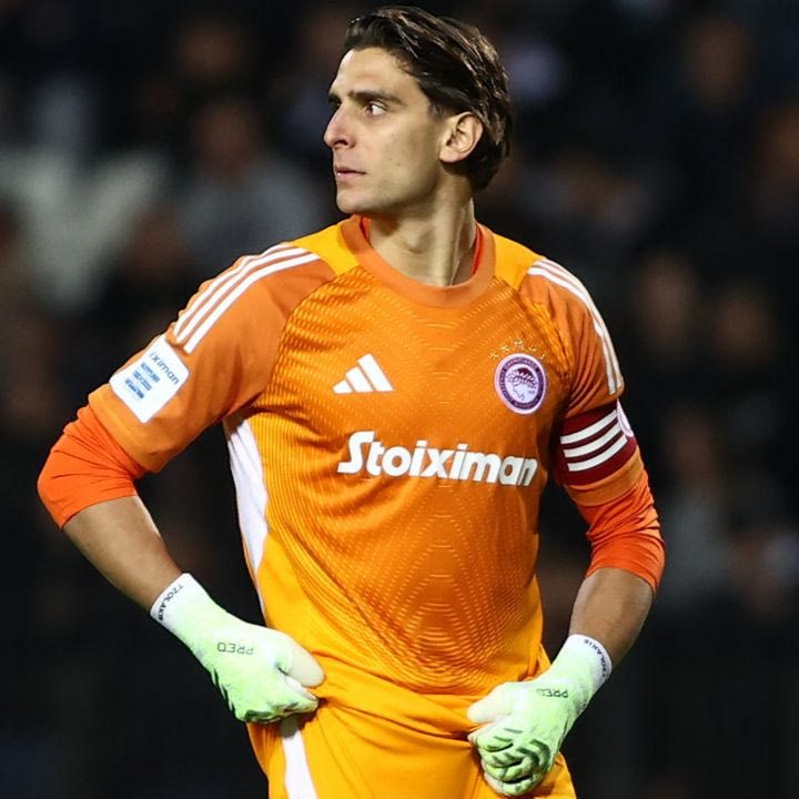 Οι κρίσιμες επεμβάσεις του καθοριστικού Τζολάκη στη σεζόν, τα 48 clean sheets με την ερυθρόλευκη φανέλα και οι μνηστήρες