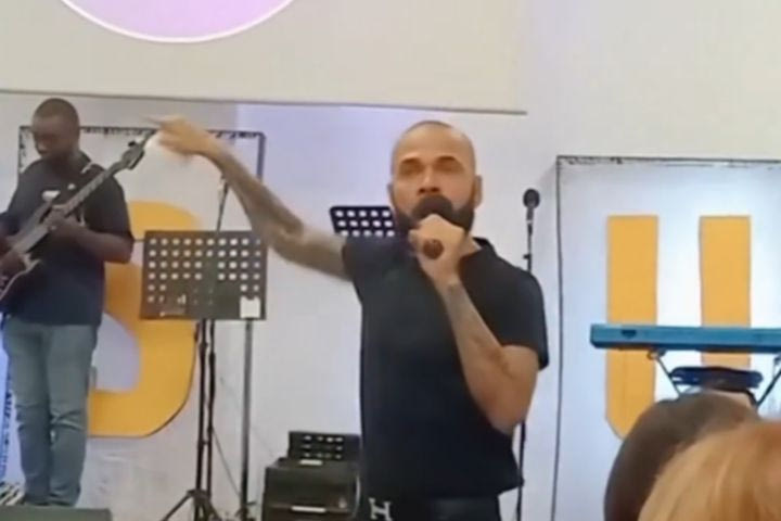 Η απίστευτη αλλαγή στη ζωή του Ντάνι Άλβες: Από τη φυλακή σε ρόλο ιεροκήρυκα