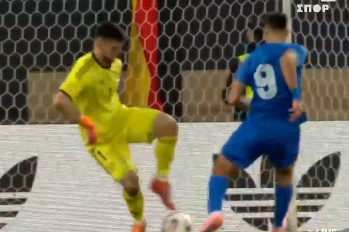 Χτύπησε ξανά η γαλανόλευκη, ο Τζίμας έκλεψε την μπάλα και διπλασίασε το προβάδισμα της Ελλάδας