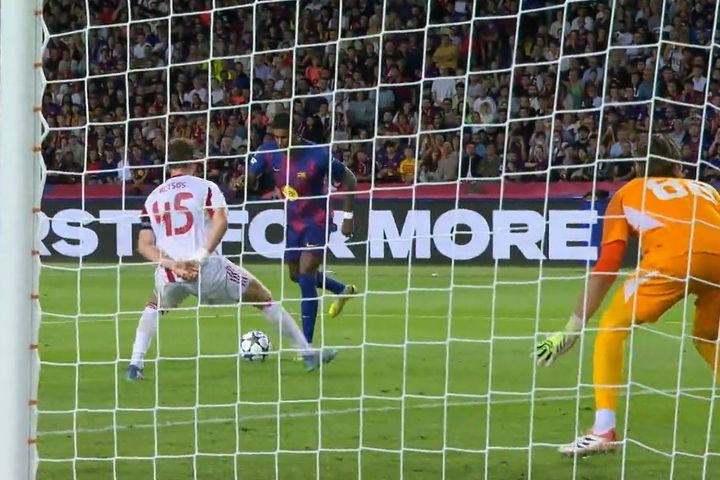 Ο Ράσφορντ σκόραρε στην κλειστή γωνία του Τζολάκη για το 4-1 της Μπαρτσελόνα
