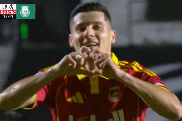 Με ελληνική συνεργασία Ντόι - Βρουσάι, η Ρίο Άβε του Συλαϊδόπουλου πανηγύρισε το δεύτερο σερί τρίποντο στο πρωτάθλημα