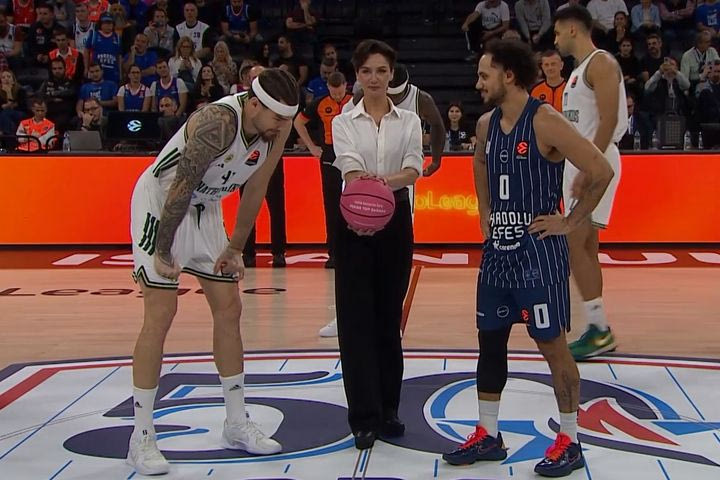 Η ηθοποιός που έκανε το τζάμπολ στο Εφές – Παναθηναϊκός βρέθηκε θετική σε χρήση ναρκωτικών