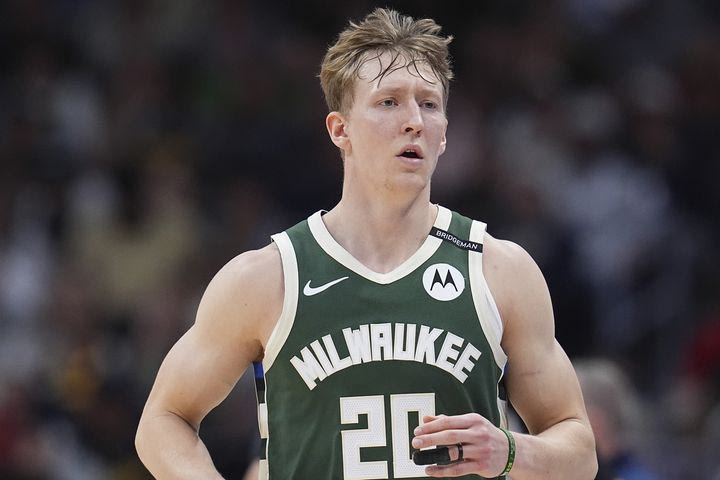 Οι Μπακς έδεσαν τον Έι Τζέι Γκριν για τέσσερα χρόνια με συμβόλαιο 45 εκατ. δολαρίων