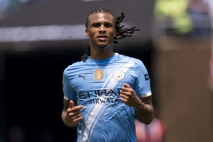 Μάντσεστερ Σίτι: Ο Άκε μπήκε στο στόχαστρο της Κρίσταλ Πάλας