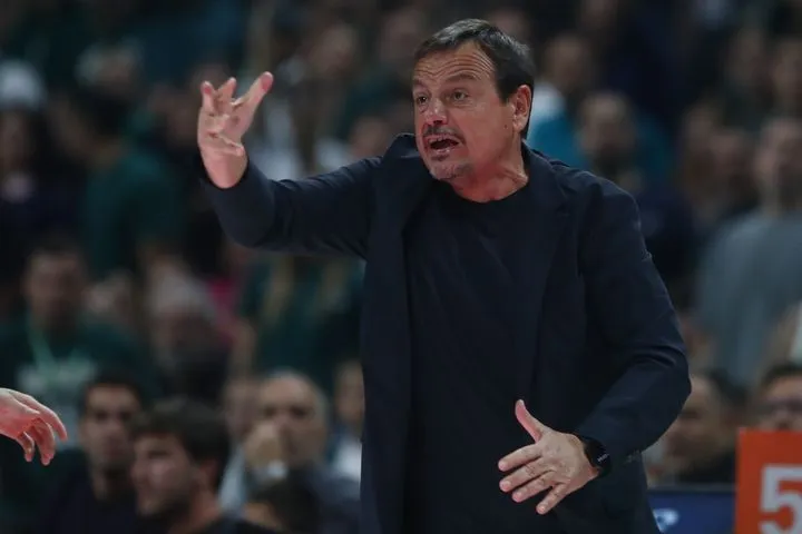 Παναθηναϊκός AKTOR: To “μελιτζανί” χρώμα του Αταμάν