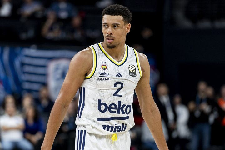 Εφές – Φενέρμπαχτσε 69-79: Ο πλουραλισμός έδωσε τη νίκη στους φιλοξενούμενους σε ένα πραγματικό ντέρμπι.