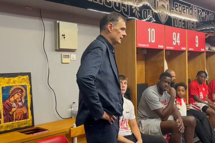 Η ομιλία Μπαρτζώκα στα αποδυτήρια του Ολυμπιακού: "Προετοιμαστείτε για ένα πολύ δύσκολο ματς κόντρα στην Εφές"