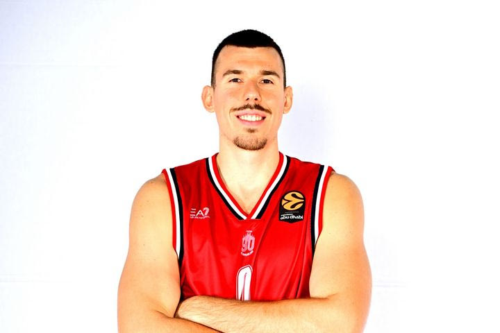 Αρμάνι: Τέλος ο Τσάντσαρ