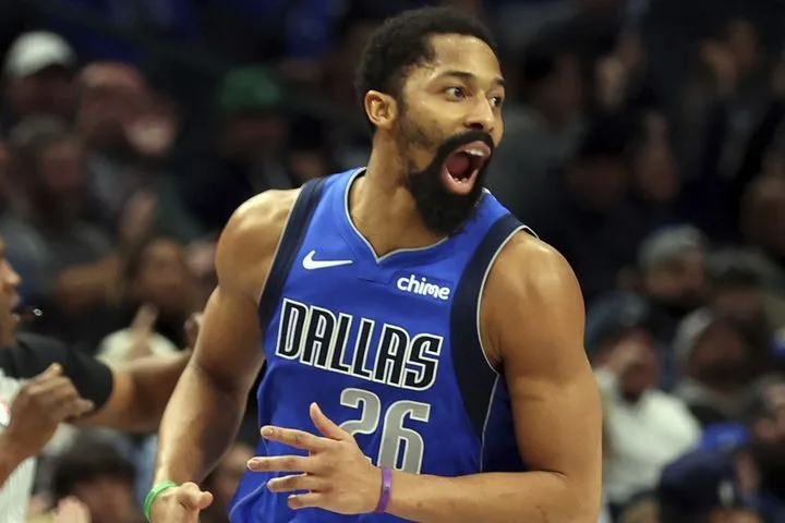 Ολυμπιακός: Αποφασίζει τις επόμενες ώρες ο Ντίνγουιντι, παραμένουν στην αγορά για γκαρντ οι ερυθρόλευκοι