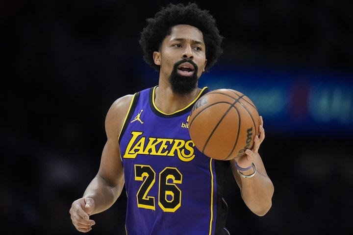 Σπένσερ Ντίνγουιντι, ένας αρτίστας του μπάσκετ που έρχεται πληρωμένος, με μόνο ένα ερωτηματικό