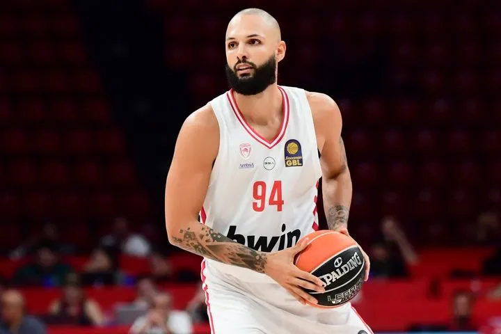 Ολυμπιακός – Πανιώνιος: Επέστρεψαν Γουόκαπ και Φουρνιέ, αυτά έκαναν κόντρα στους κυανέρυθρους