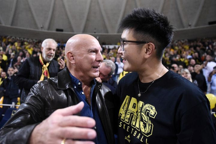 Συγκλονιστικές στιγμές στο Αλεξάνδρειο: Ο Σιάο υποκλίθηκε στον Θεό Γκάλη