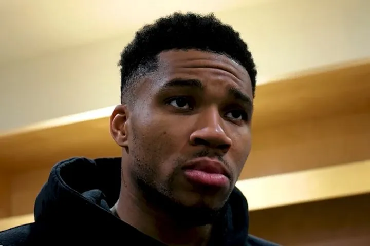 Γιάννης Αντετοκούνμπο: “Όταν νεαροί παίκτες έρχονται πάνω μου είναι το απόλυτο σημάδι σεβασμού για όσα έχω δημιουργήσει 13 χρόνια στη λίγκα”