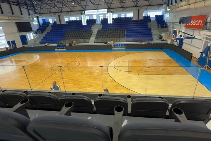 Πανέτοιμο και πανέρμορφο το γήπεδο της Μυκόνου Betsson: Αποκαλυπτήρια με Ολυμπιακό στην Stoiximan GBL