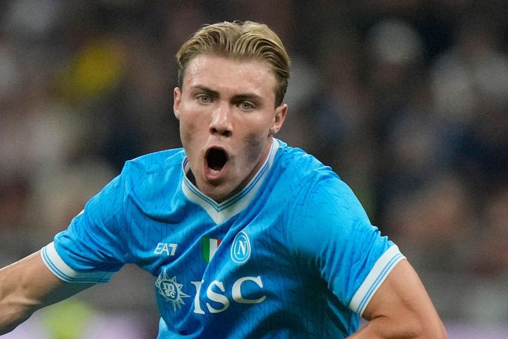 Νάπολι – Σπόρτινγκ 2-1: Ντε Μπρόινε και Χόιλουντ εκτέλεσαν τους πορτογάλους του βασικού Ιωαννίδη