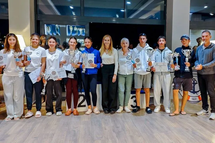 Διαφήμιση για την Ελλάδα το Πανελλήνιο Πρωτάθλημα ILCA 4