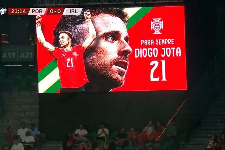 Πορτογαλία – Ιρλανδία: Standing ovation στη μνήμη του Ντιόγκο Ζότα στο 21ο λεπτό του ματς