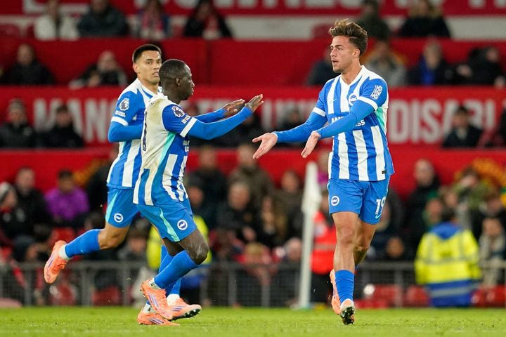 Κωστούλας: Οι Ροντινέι και Ελ Κααμπί αποθέωσαν τον Έλληνα φορ για το παρθενικό γκολ του στην Premier League