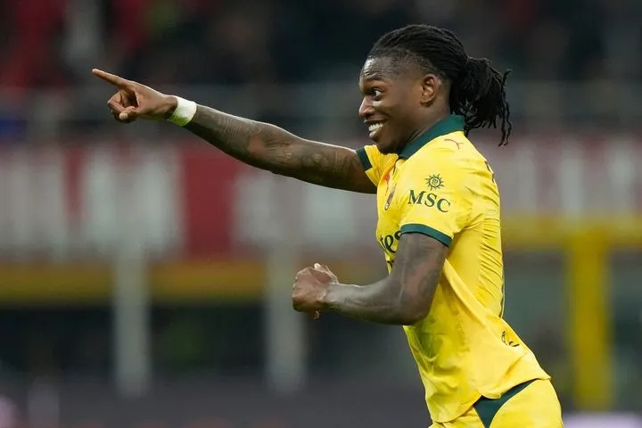 Μίλαν – Φιορεντίνα 2-1: O Λεάο ξαναπήρε το όπλο του και κάρφωσε τη ροσονέρα σημαία στην κορυφή της βαθμολογίας