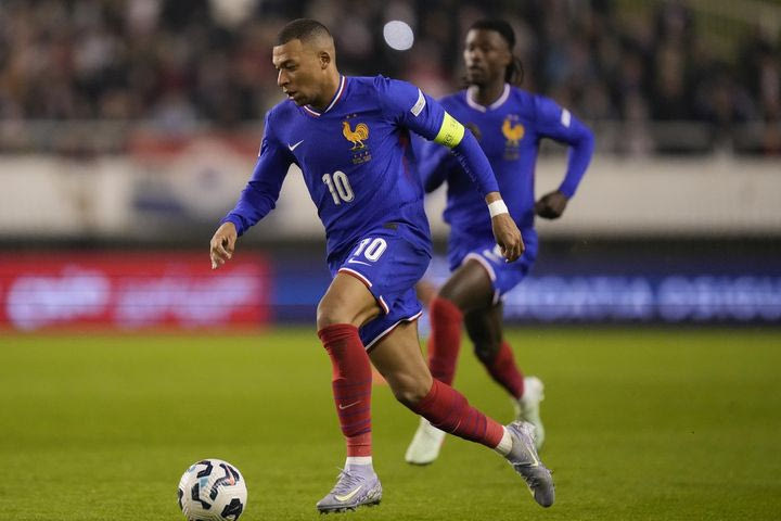 Αθλητικές μεταδόσεις: Πού θα δείτε Γαλλία – Ουκρανία, Αγγλία – Σερβία, Ιρλανδία – Πορτογαλία και τα υπόλοιπα ματς στα προκριματικά του Μουντιάλ