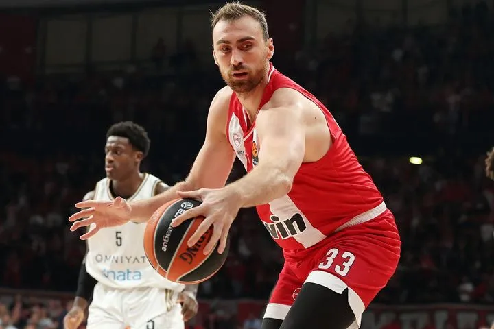 Ολυμπιακός: Από αγκάθι βγαίνει ρόδο και οι απουσίες τον έκαναν πιο συμπαγή