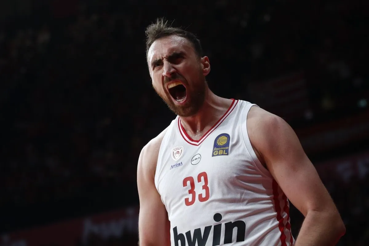 Νίκολα Μιλουτίνοβ