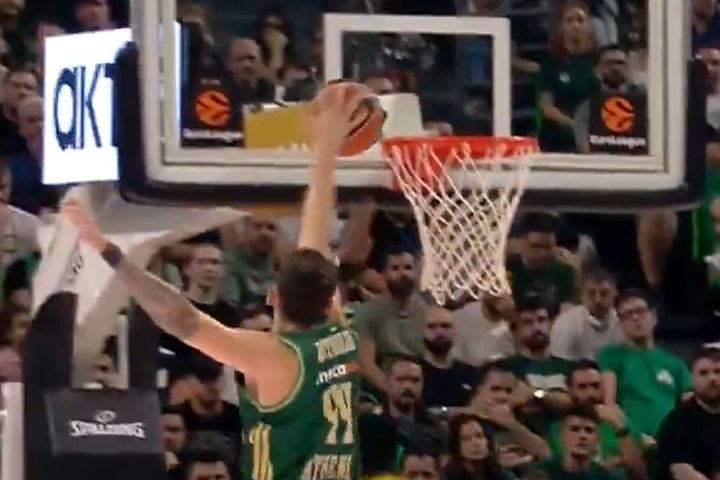 Επική αντίδραση του Άγγλου σπίκερ στην τάπα του Μήτογλου: “Λέει όχι την ελληνική μέρα του ΟΧΙ”