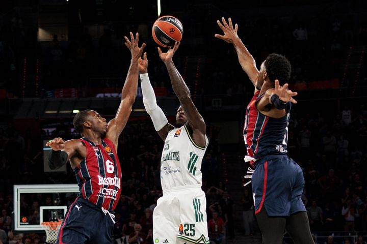 Το buzzer beater δίποντο του Ναν