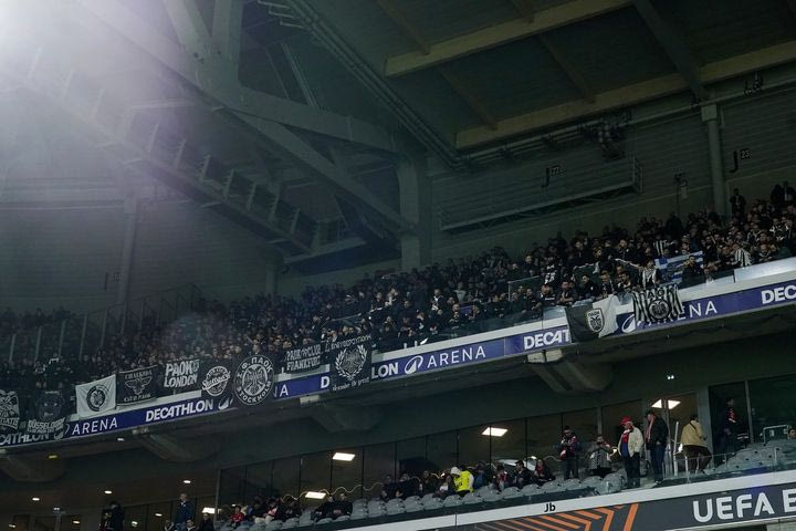 Οι ξέφρενοι πανηγυρισμοί των φίλων του ΠΑΟΚ στην εξέδρα έπειτα από το τέταρτο γκολ επί της Λιλ