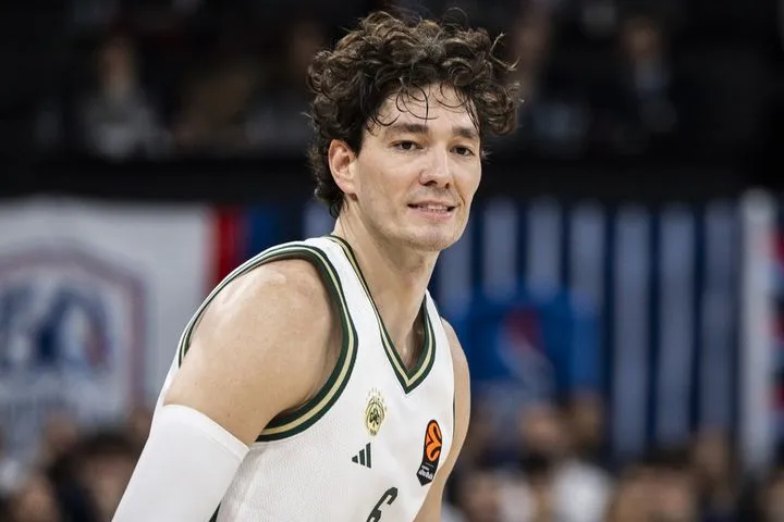 Αναντολού Εφές – Παναθηναϊκός AKTOR: Οι 27 πόντοι από τις ασίστ του Σλούκα, ο μαγικός Όσμαν και το +9 της πεντάδας που κλείδωσε το ματς