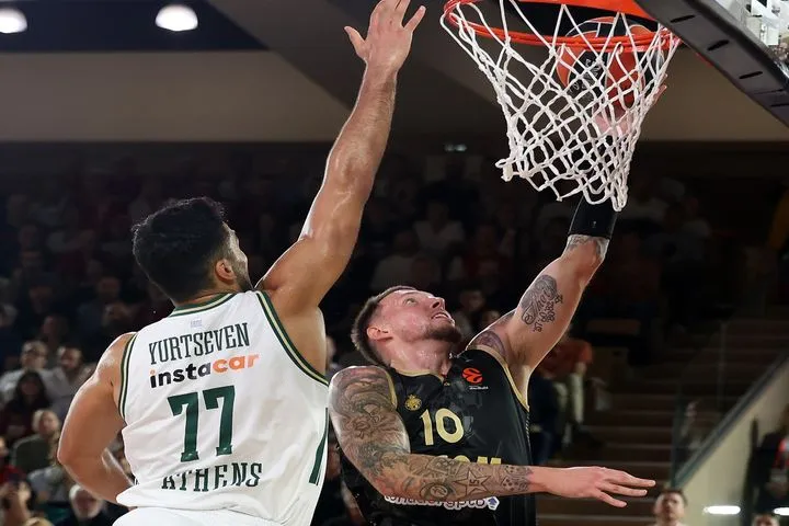 Παναθηναϊκός – Μονακό: Η εντυπωσιακή τάπα του Γιούρτσεβεν πάνω στον Ταις