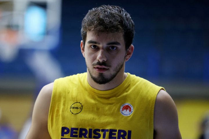 Ο Κωνσταντίνος Παπαδάκης στο SPORT24: “Το Περιστέρι είναι πολύ ιστορική ομάδα, ο Ξανθόπουλος ένας από τους λόγους που το επέλεξα”