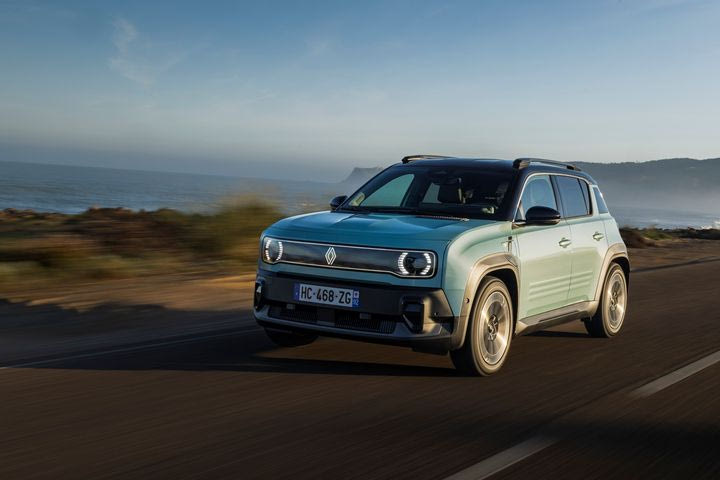 Μεταξύ των 7 φιναλίστ για τον Ευρωπαϊκό τίτλο του Αυτοκινήτου της Χρονιάς 2026 το νέο Renault 4 E-Tech