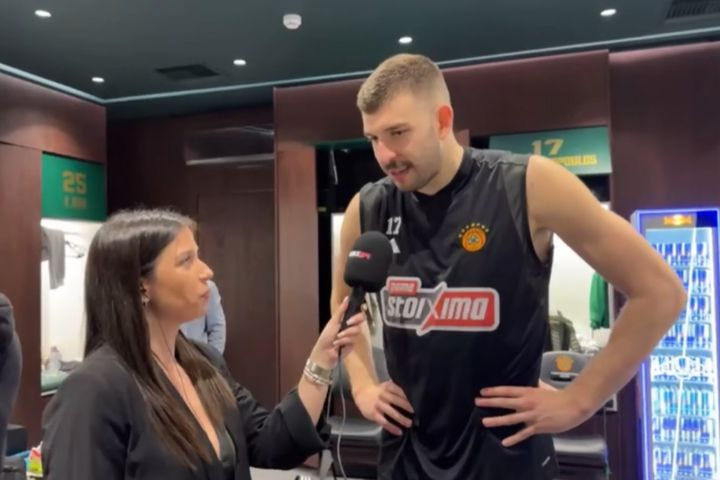 Ο Νίκος Ρογκαβόπουλος στο SPORT24: “Όταν μπήκα στο γήπεδο έπαθα σοκ, ήταν μεγάλη στιγμή για εμένα”