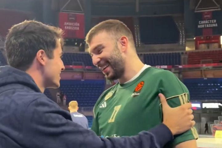 Η Μπασκόνια καλωσόρισε τον Ρογκαβόπουλο στην Μπουέσα – Τον αγκάλιασε ο γιος του Κερεχέτα