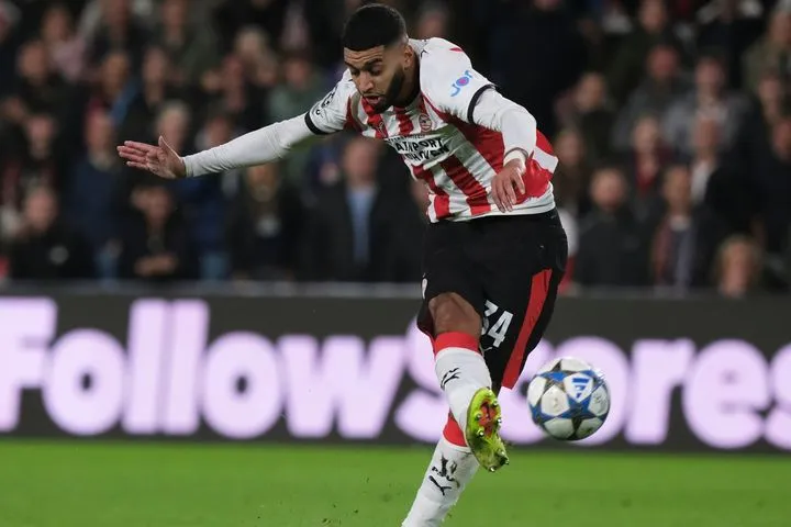 Αϊντχόφεν: Ο Σαϊμπαρί έλαμψε με εντυπωσιακό χατ-τρικ στην εκτός έδρας νίκη της PSV επί της Φέγενορντ, στο ντέρμπι κορυφής της Eredivisie