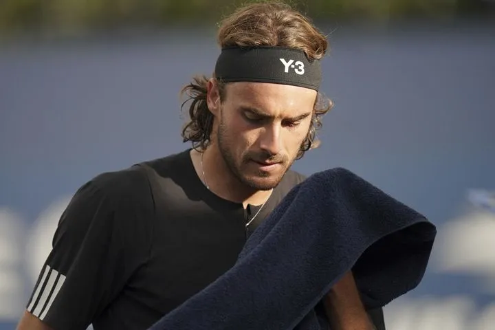 Τσιτσιπάς: Ο Έλληνας πρωταθλητής απέσυρε τη συμμετοχή του και από το Paris Masters