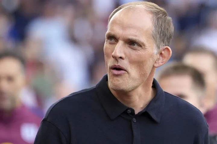 Τούχελ για τα συνθήματα των Άγγλων οπαδών με στόχο τον ίδιο: “Το χιούμορ με κάνει να χαμογελώ”