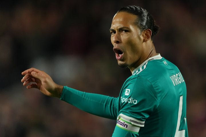 Φαν Ντάικ: “Όλοι μας πρέπει να κοιταχτούμε στον καθρέφτη και οι οπαδοί να μείνουν δίπλα μας τώρα”