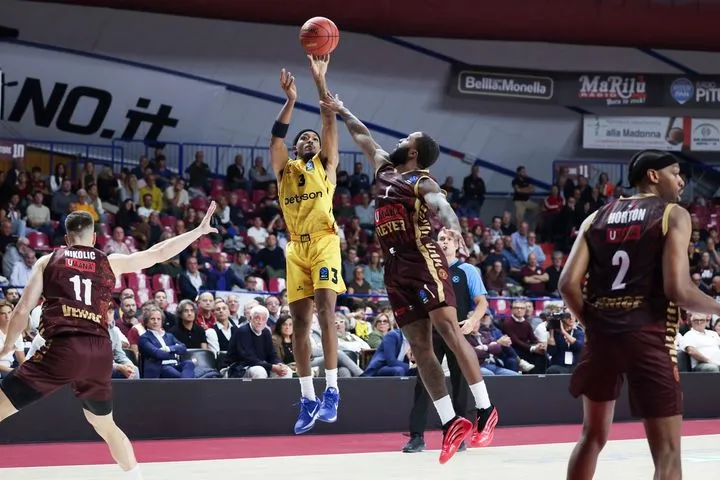 Οι καλύτερες στιγμές από το μεγάλο διπλό του Άρη Betsson στην πρεμιέρα του στο EuroCup