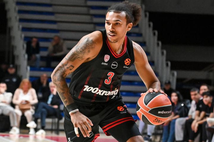 Μακάμπι – Ολυμπιακός: Ο καθοριστικός Μιλουτίνοβ, το +10 της βασικής πεντάδας των “ερυθρολεύκων” και το play που αναδεικνύει την δημιουργία του Γουόρντ